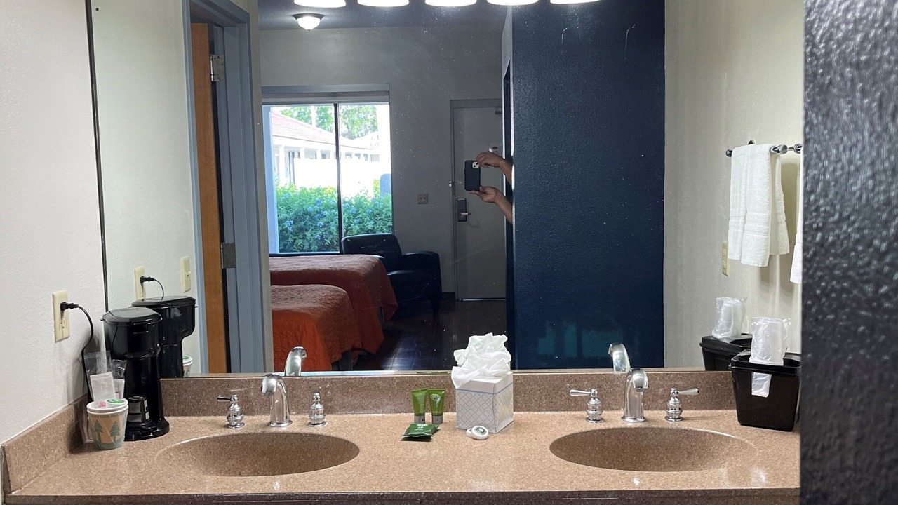 Photo of Bathroom in Winter Garden
