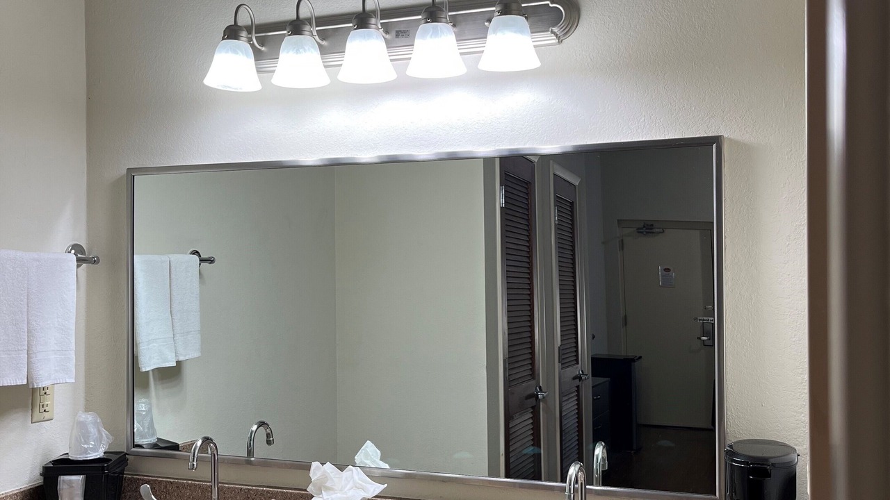 Photo of Bathroom in Winter Garden