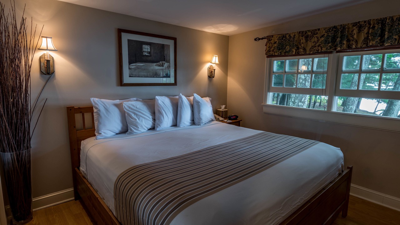 Photo of Bedroom in Lakeville