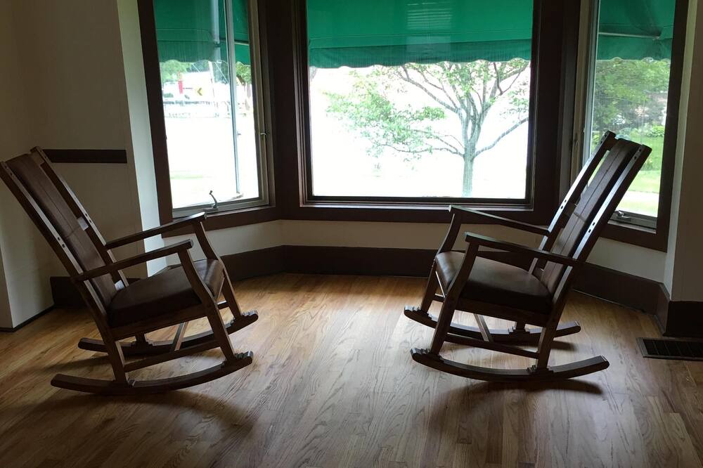Photo of Livingroom in Cleveland