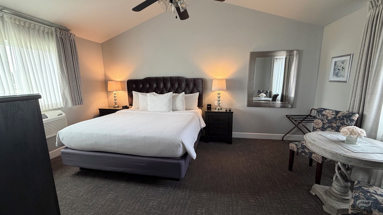 Photo of Livingroom in Eagle Point