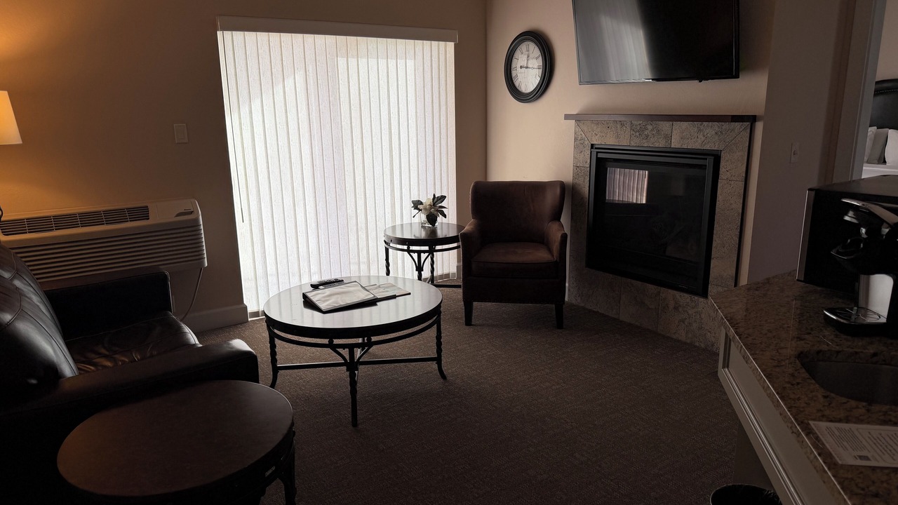 Photo of Livingroom in Eagle Point