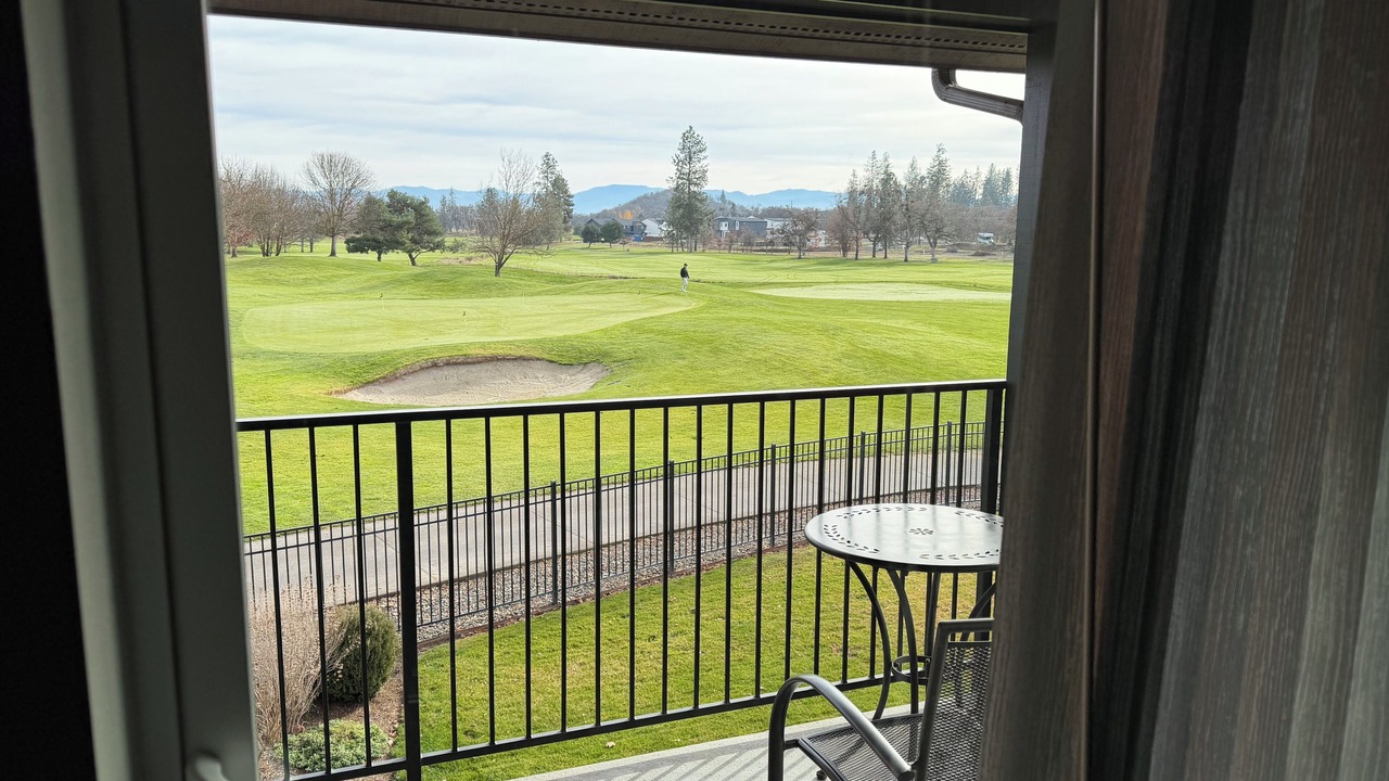 Photo of Livingroom in Eagle Point