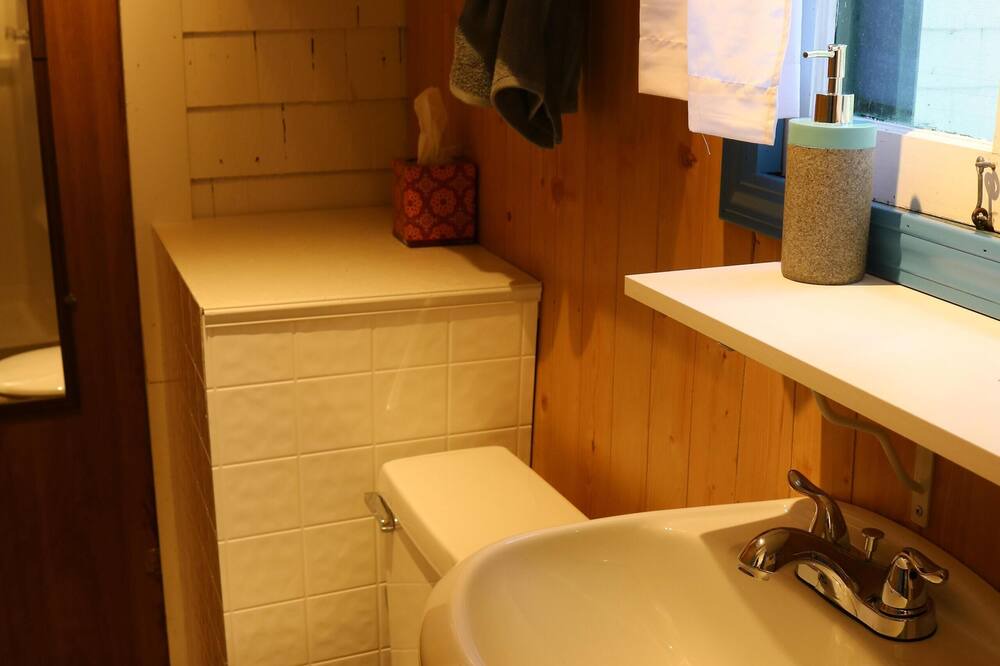 Photo of Bathroom in Murray Isle