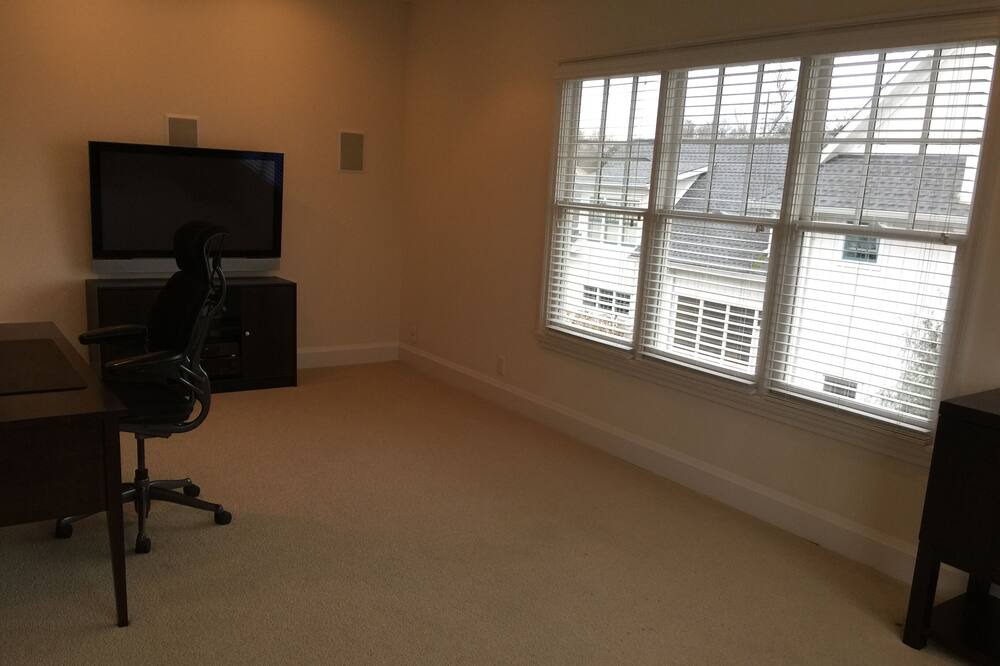 Photo of Bedroom in Sylvan Park