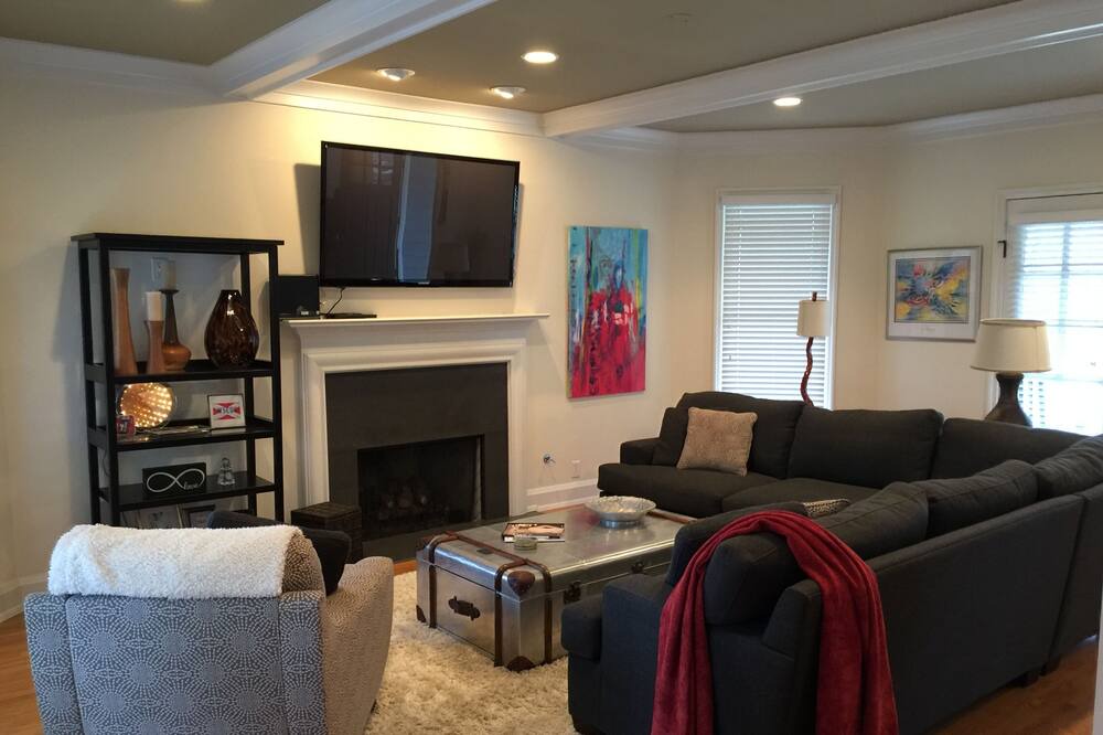 Photo of Bedroom in Sylvan Park