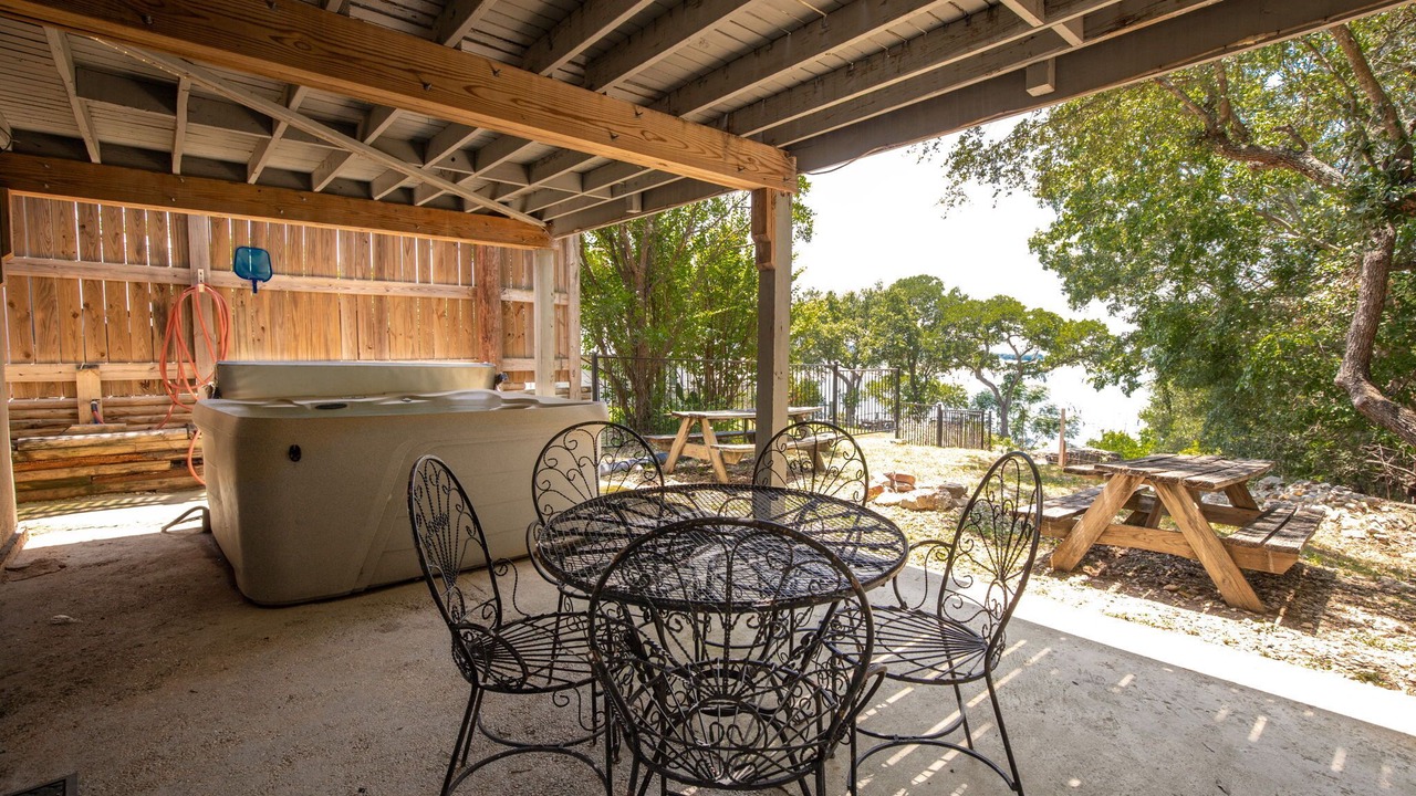 Photo of Outdoor in Canyon Lake