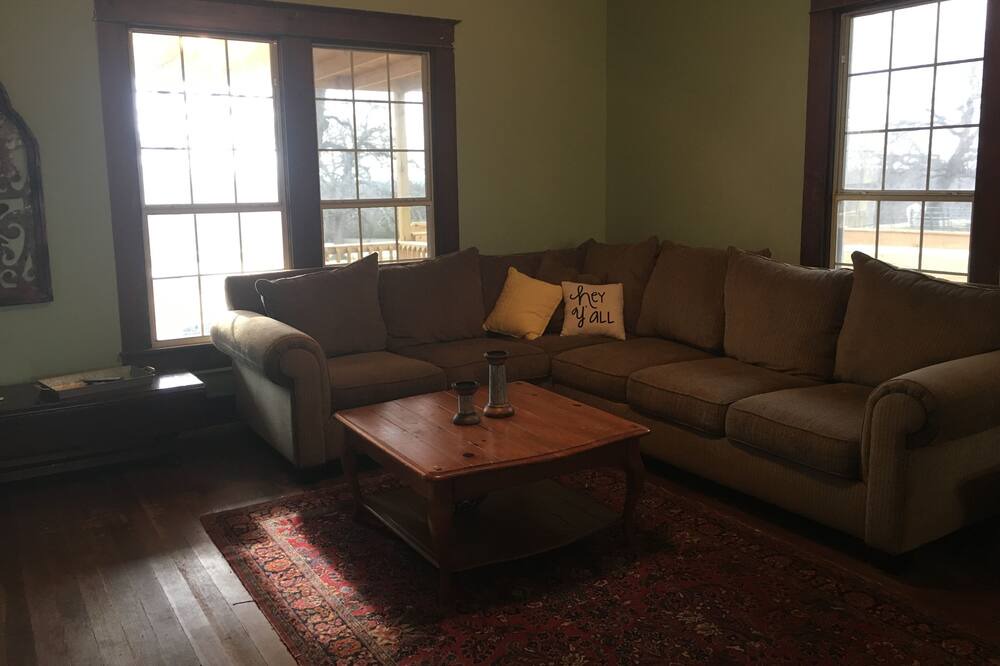 Photo of Livingroom in Golinda
