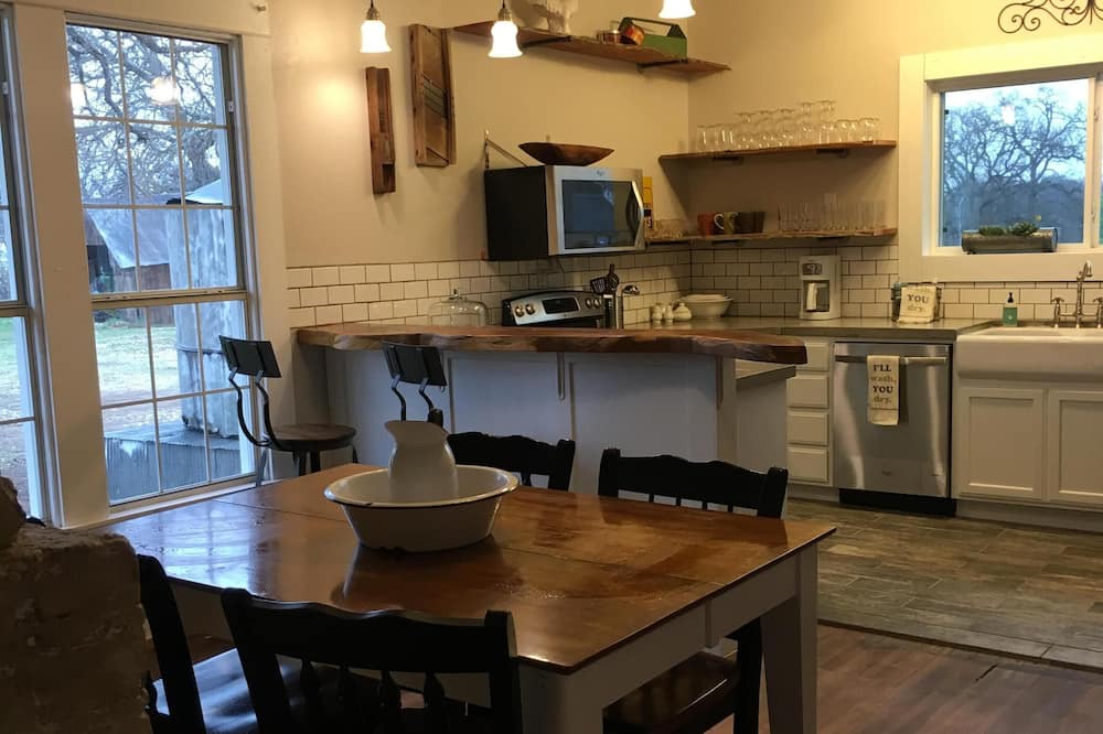 Photo of Kitchen in Golinda