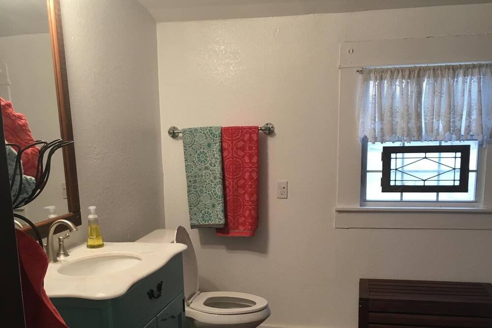 Photo of Bathroom in Golinda