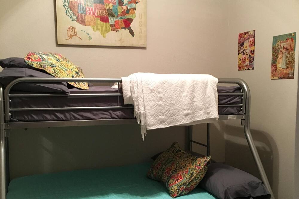 Photo of Bedroom in Golinda