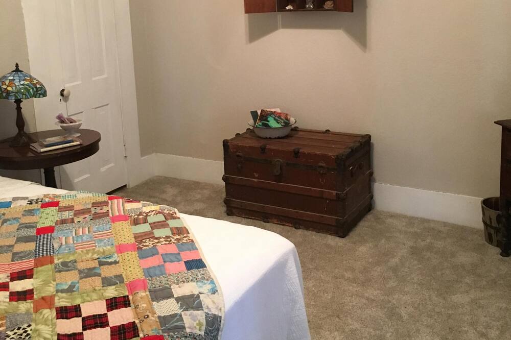 Photo of Bedroom in Golinda