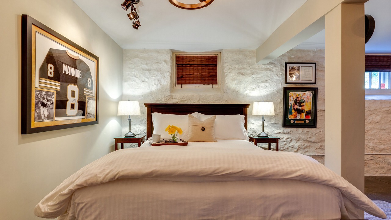 Photo of Bedroom in Historic Waverly