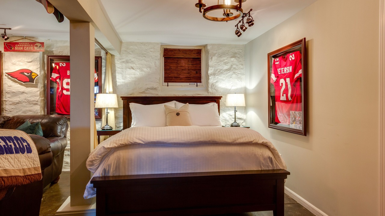 Photo of Bedroom in Historic Waverly