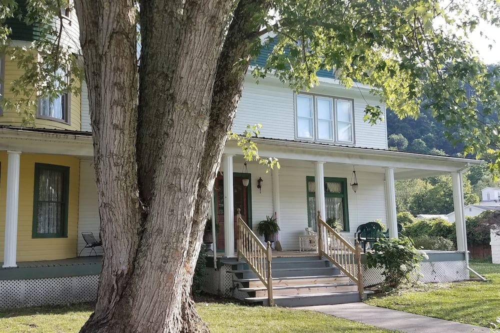 Photo of Outdoor in Alderson