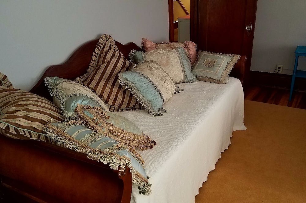 Photo of Bedroom in Alderson