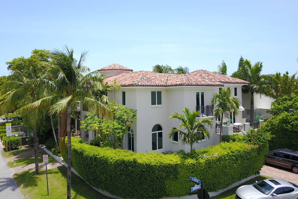 Photo of Others in Key Biscayne