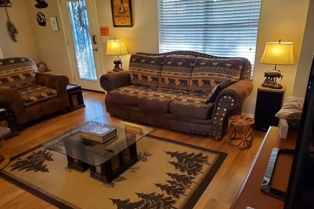 Photo of Livingroom in Davis