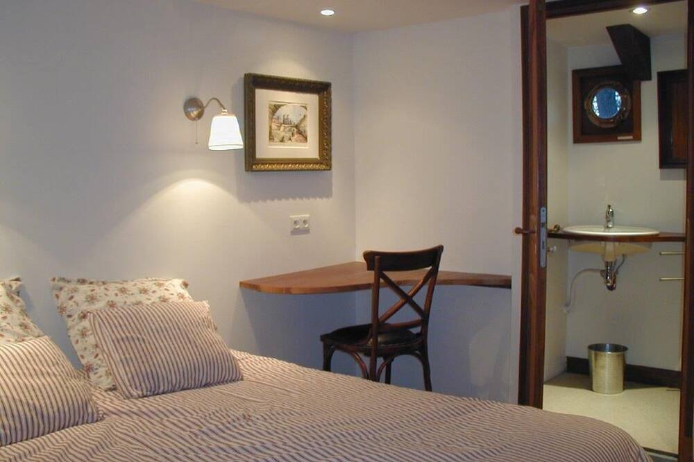 Photo of Bedroom in Villedubert