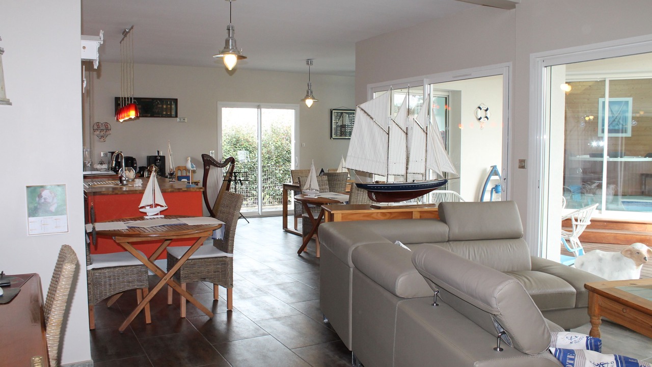 Photo of Others in Ares