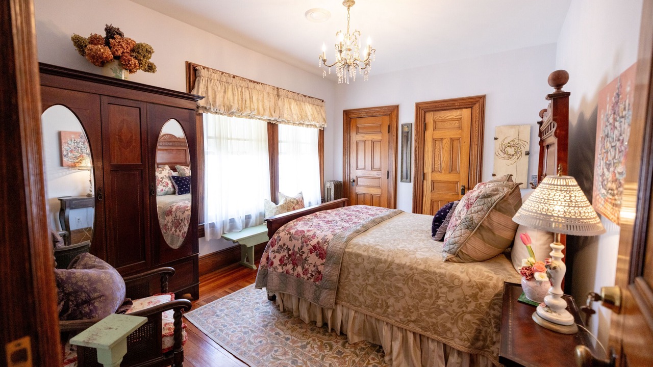 Photo of Bedroom in Saratoga Springs