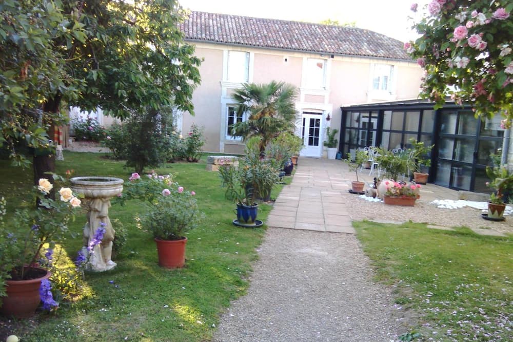 Photo of Outdoor in Chabournay