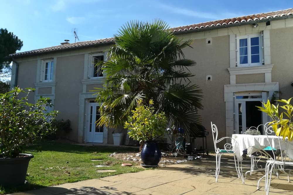 Photo of Outdoor in Chabournay