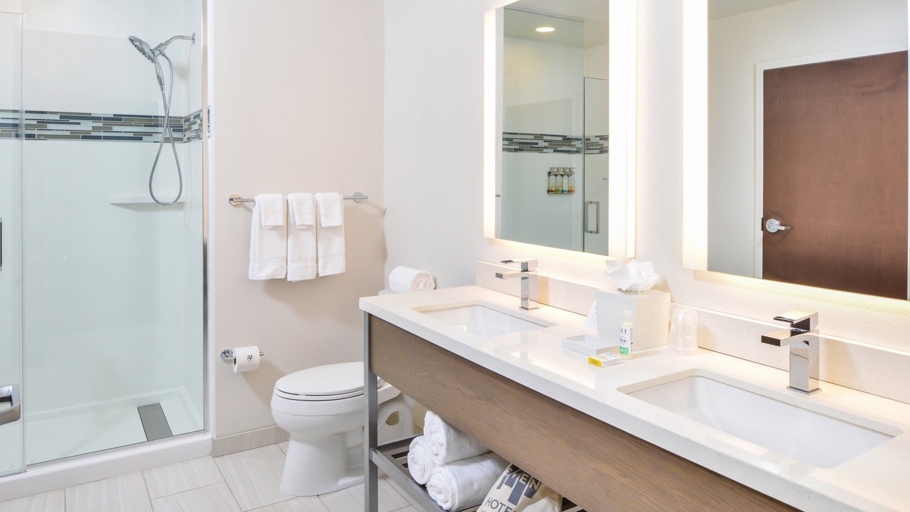 Photo of Others in Harlow