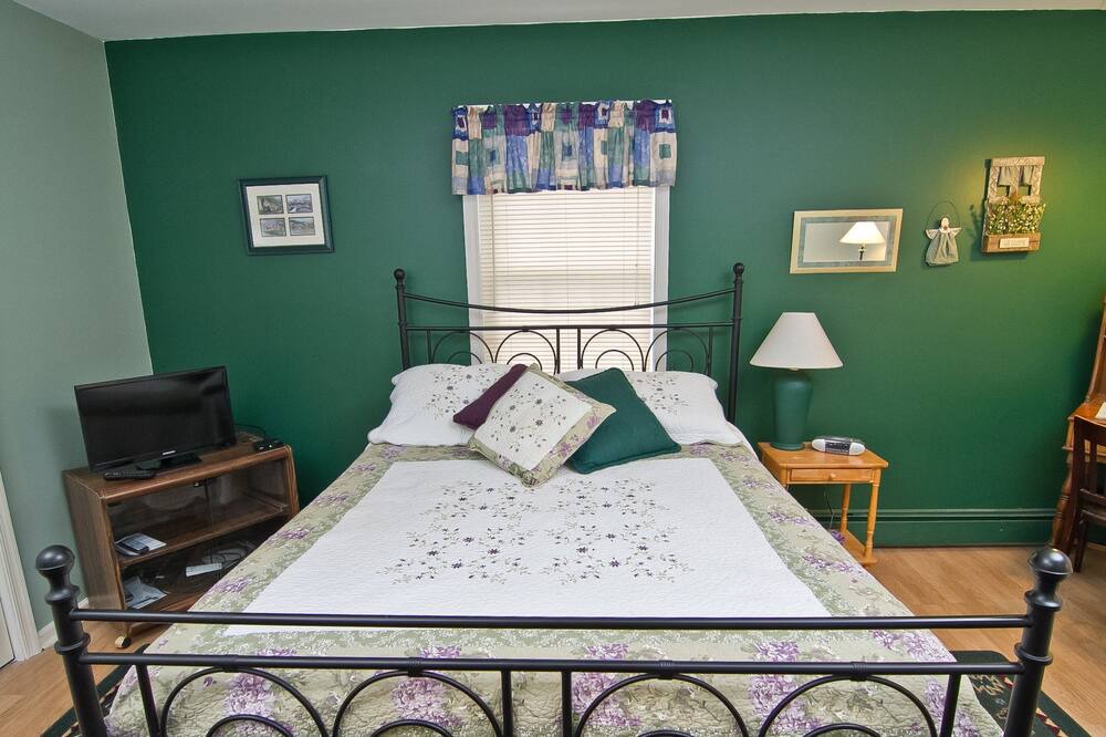 Photo of Bedroom in Roxborough