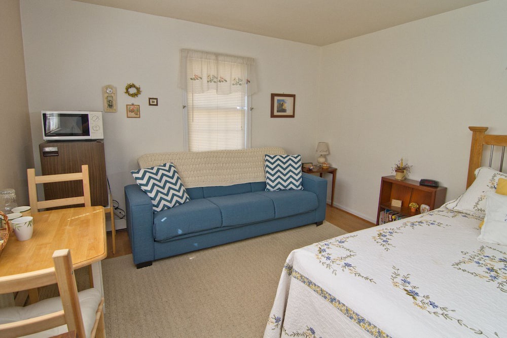 Photo of Bedroom in Roxborough