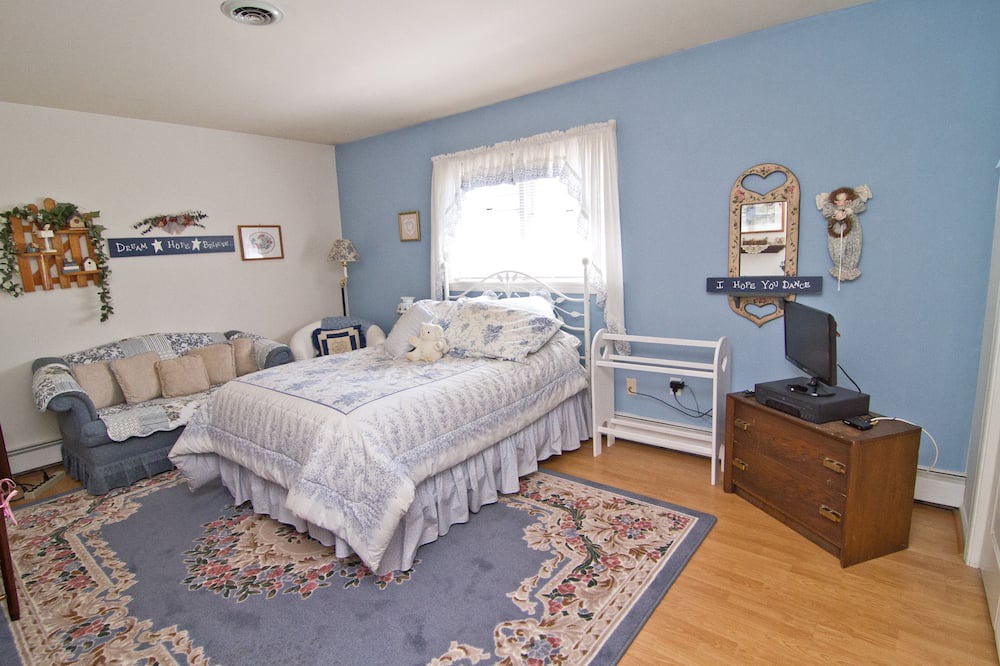 Photo of Bedroom in Roxborough