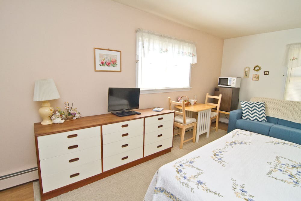 Photo of Bedroom in Roxborough