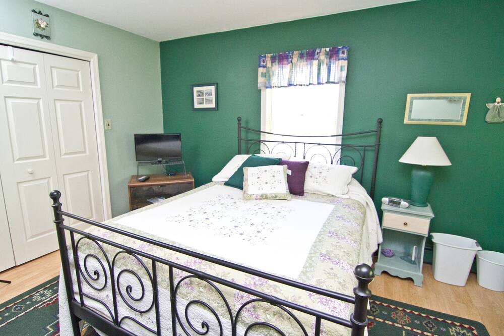 Photo of Bedroom in Roxborough