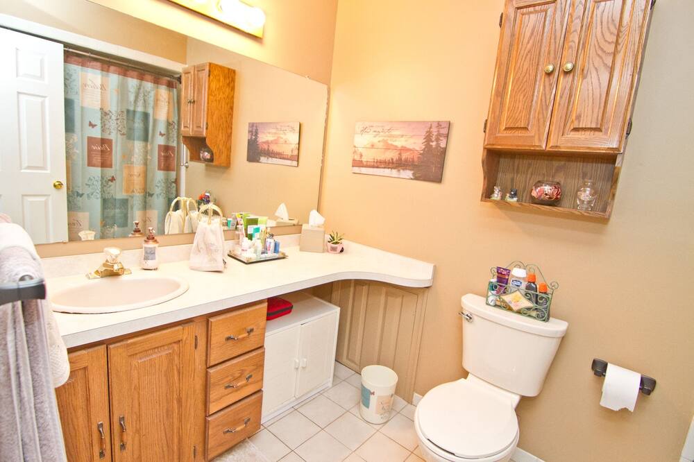 Photo of Bathroom in Roxborough