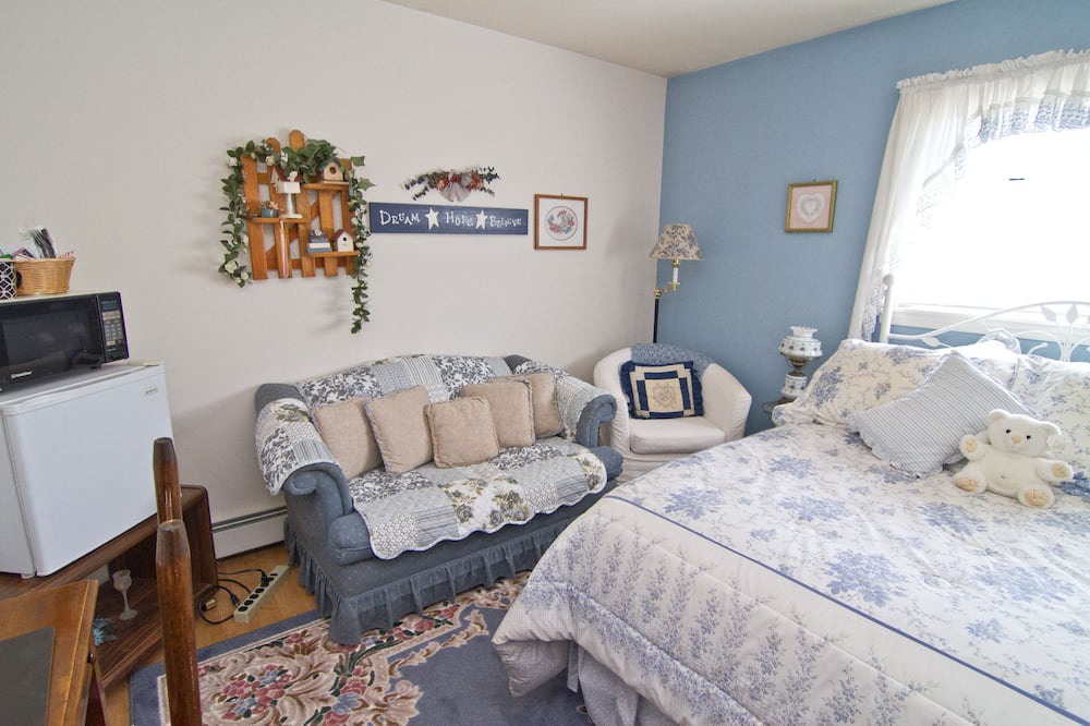 Photo of Bedroom in Roxborough