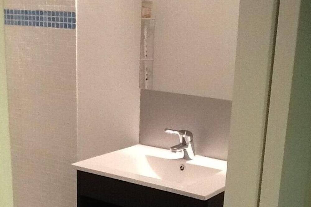Photo of Bathroom in Aiguerelles