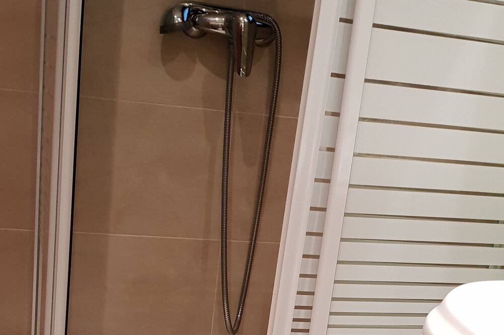 Photo of Bathroom in Incles