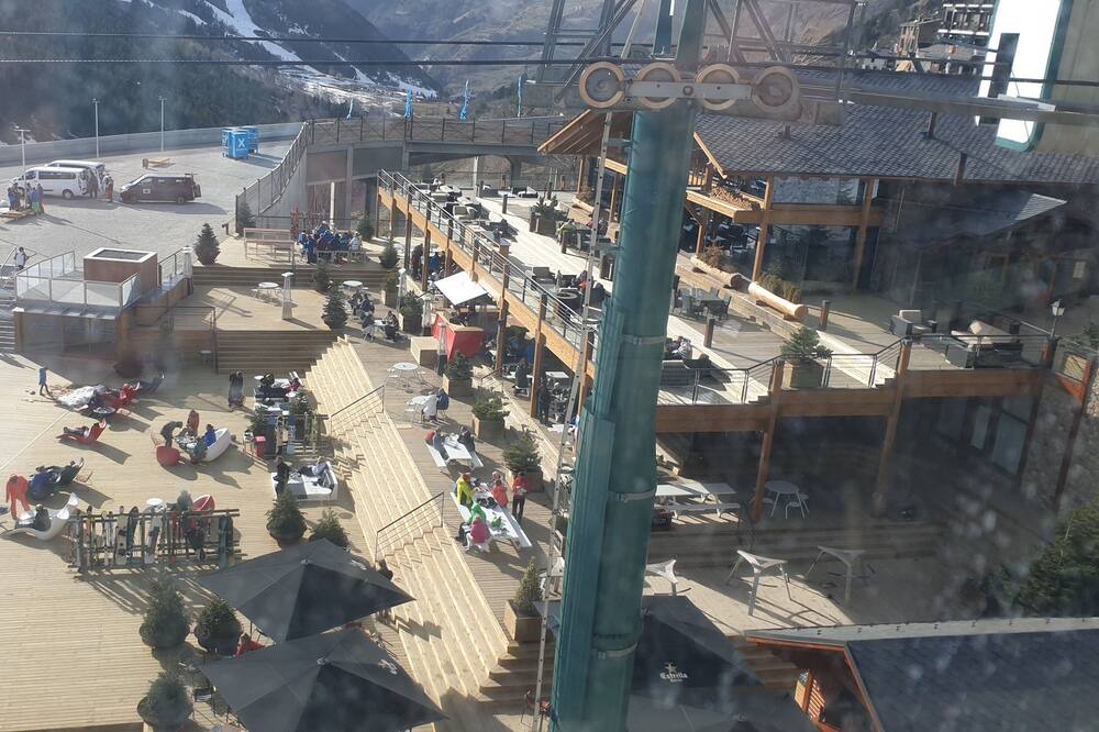 Photo of Outdoor in Incles