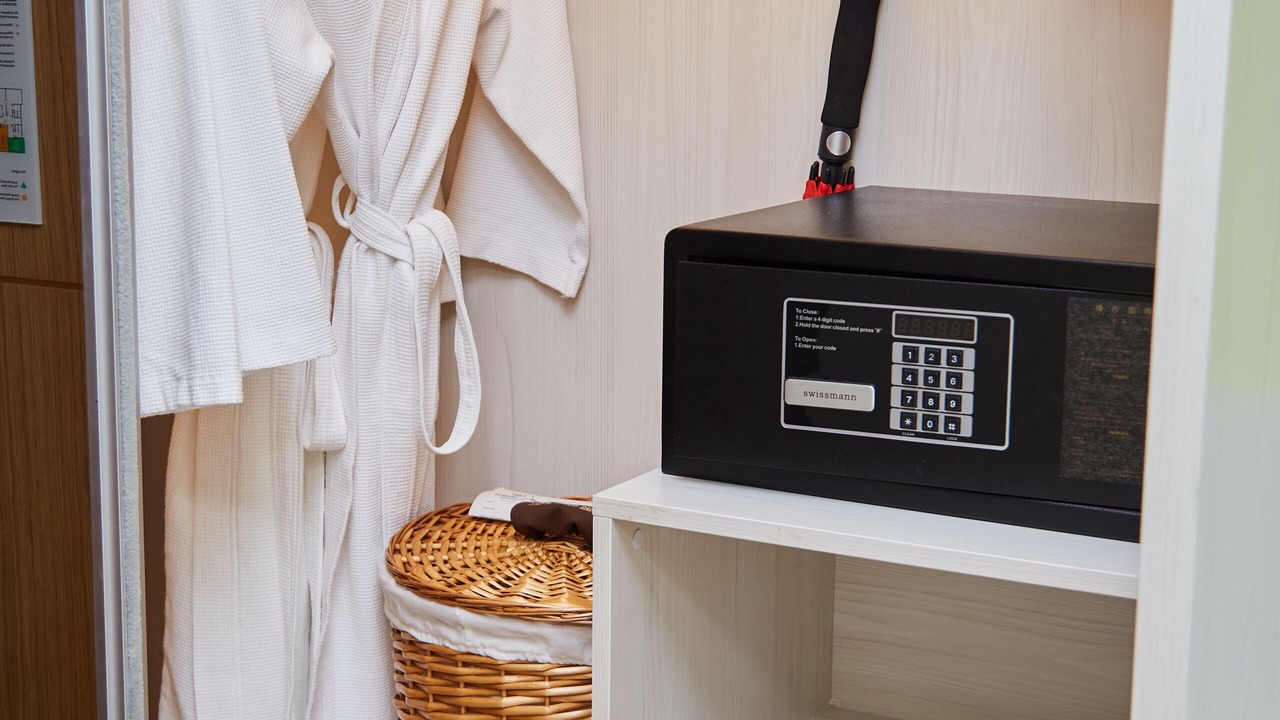 Photo of Bedroom in Maluri