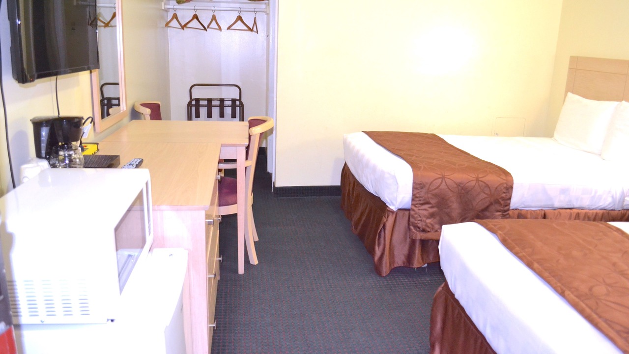 Photo of Bedroom in Downtown Niagara Falls