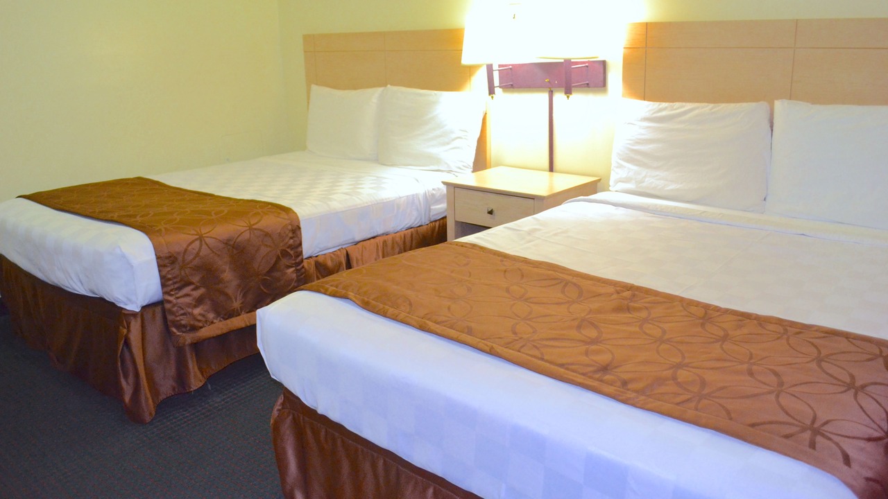 Photo of Bedroom in Downtown Niagara Falls