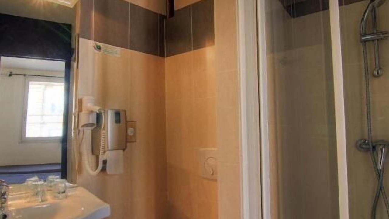 Photo of Bathroom in Mende