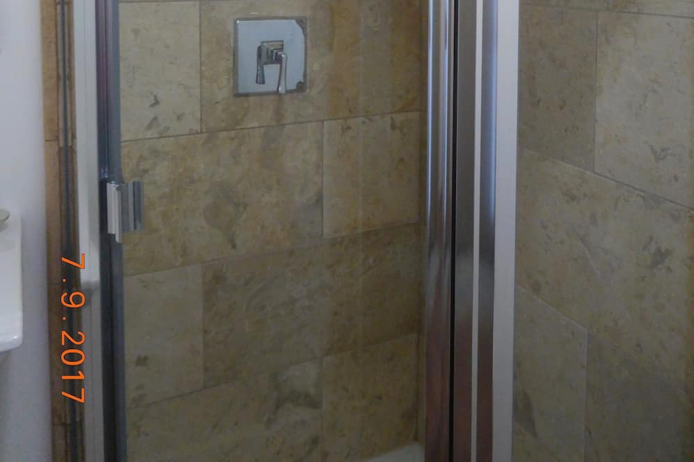 Photo of Bathroom in Murphys