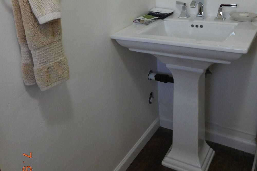 Photo of Bathroom in Murphys