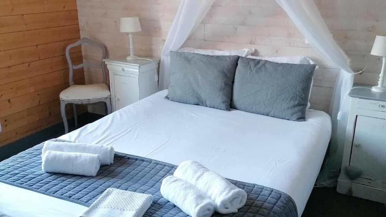 Photo of Bedroom in Pontorson