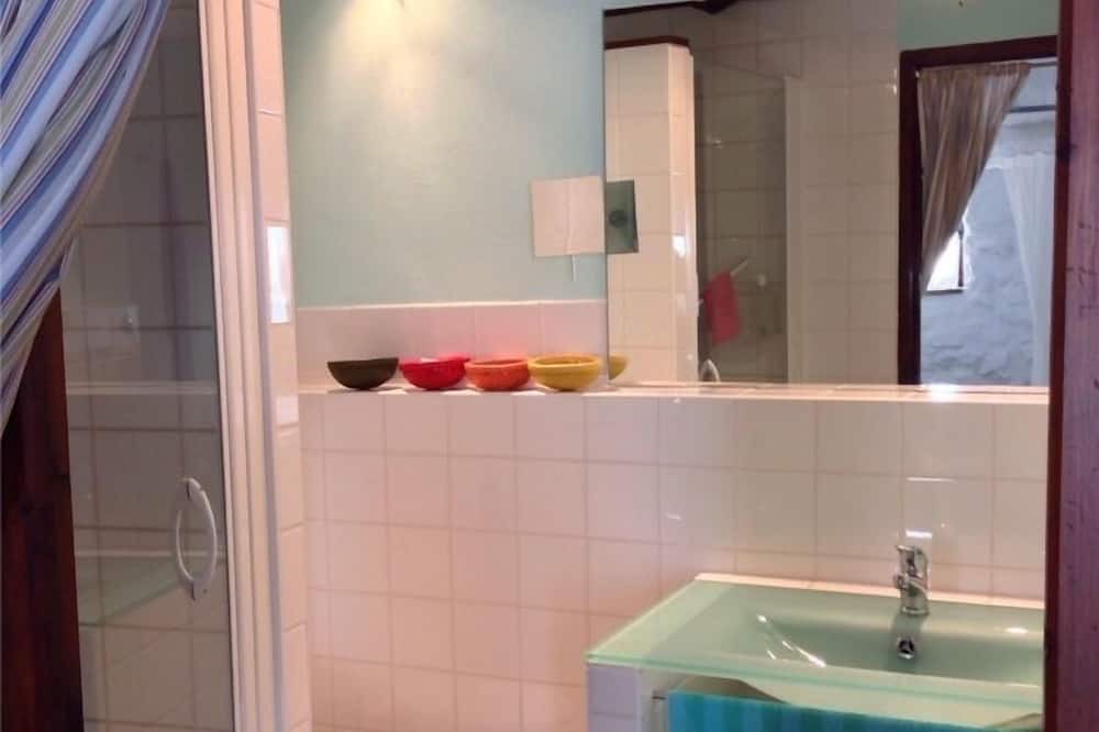 Photo of Bathroom in Lauroux