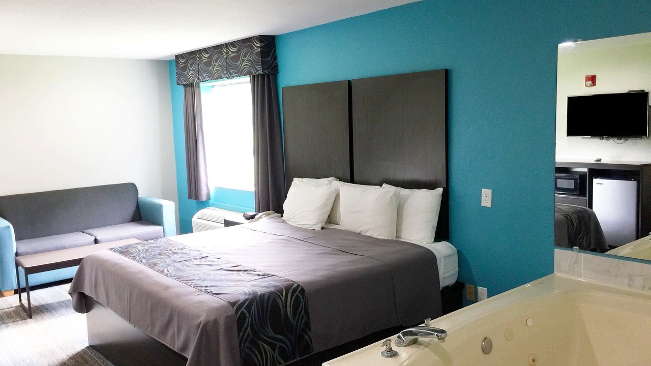 Photo of Bedroom in Mont Belvieu