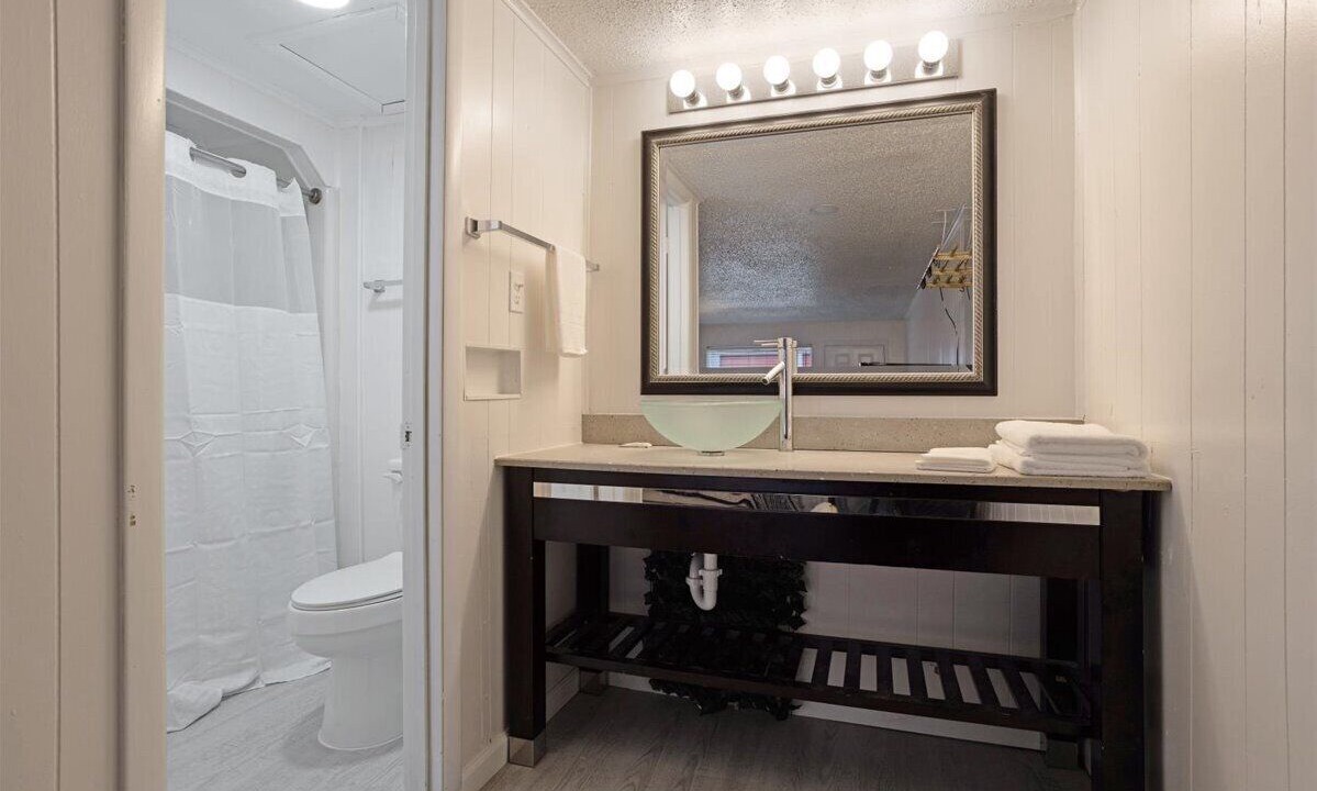 Photo of Bathroom in Pottsboro