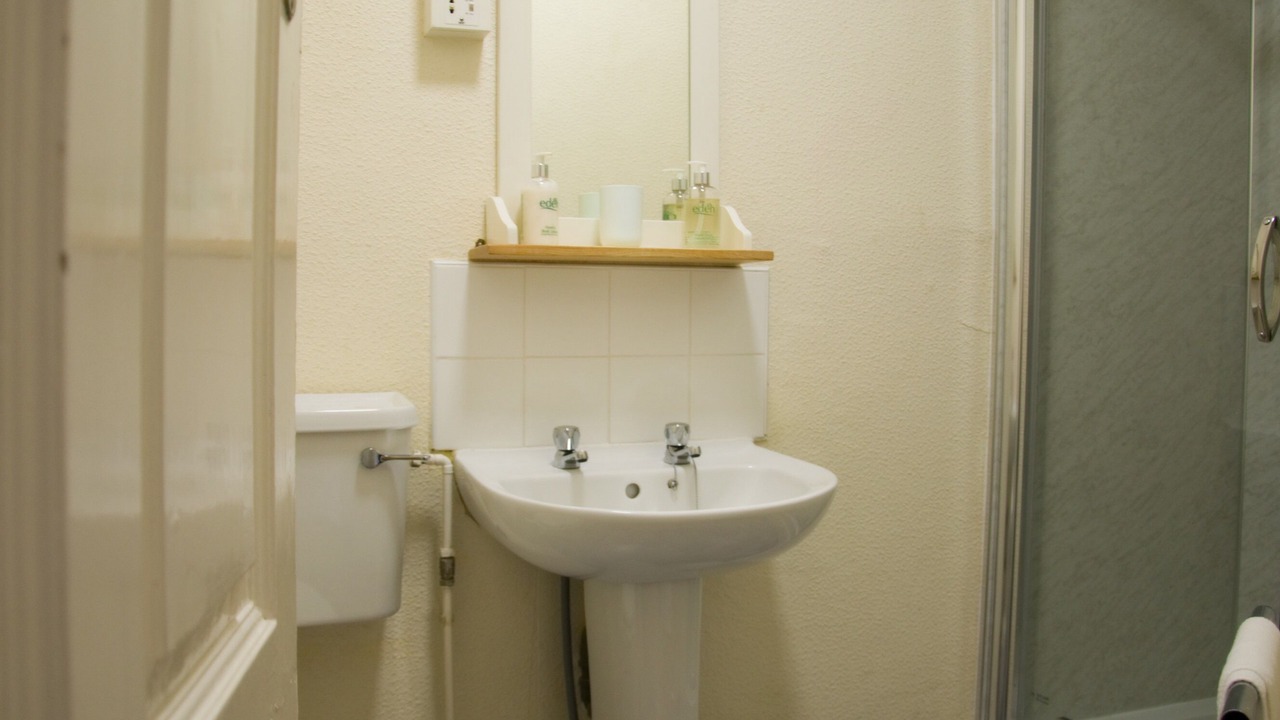 Photo of Bathroom in Egton
