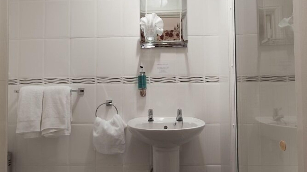 Photo of Bathroom in Pontardulais
